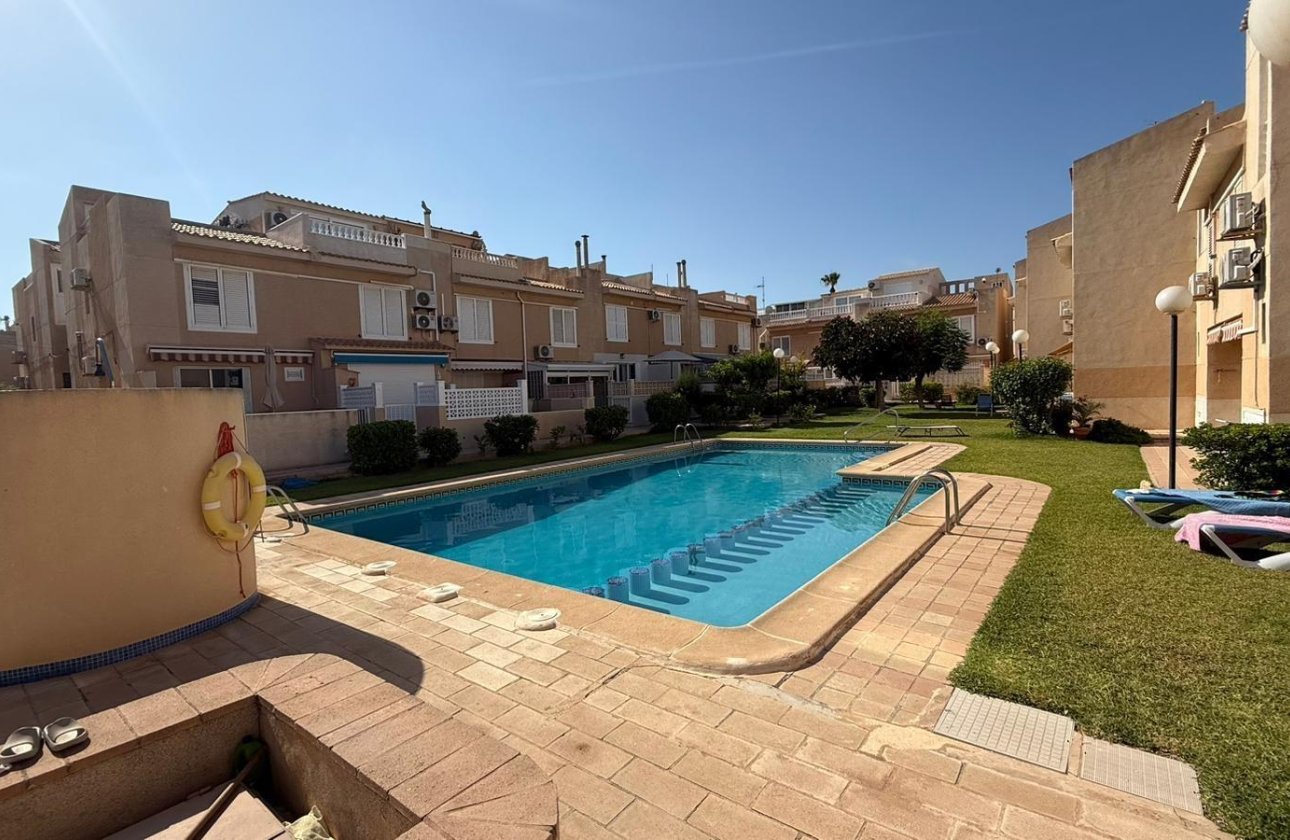 Resale - Dúplex -
Torrevieja - Los Frutales