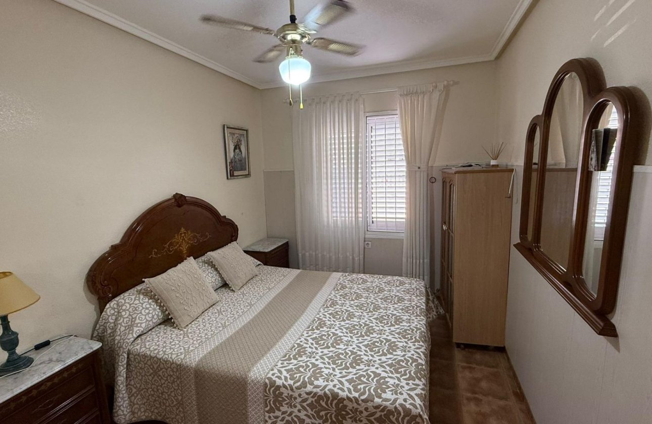 Resale - Dúplex -
Torrevieja - Los Frutales
