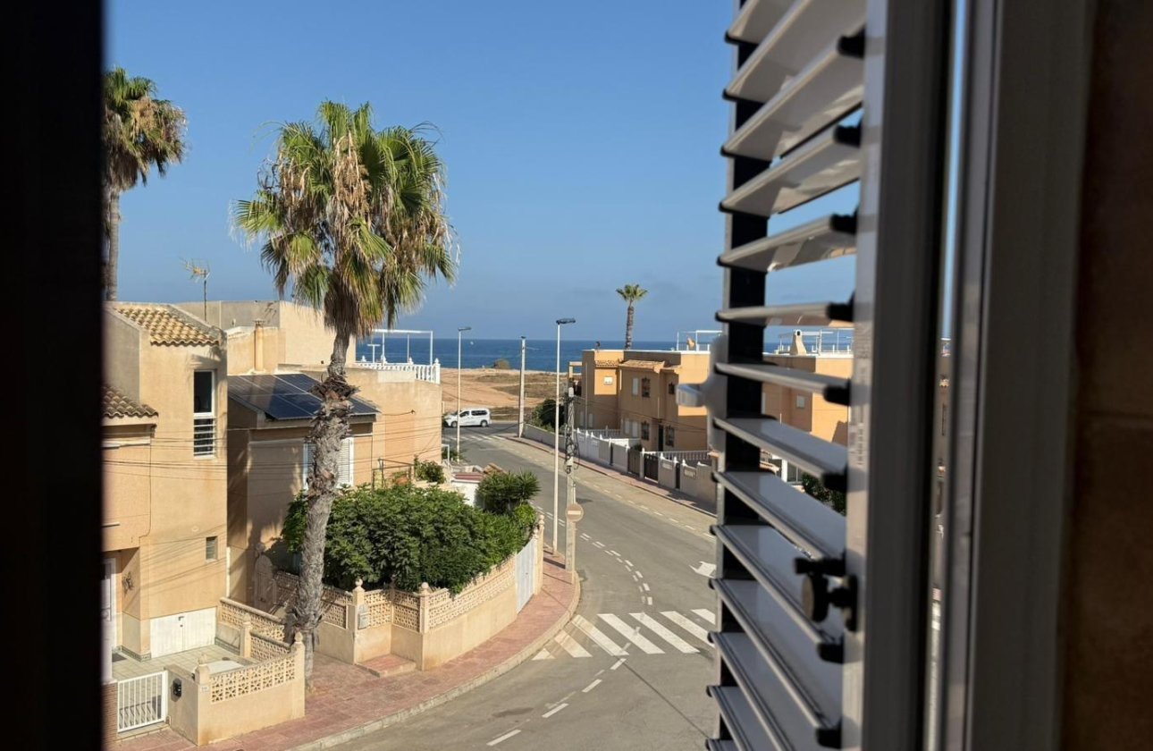 Resale - Dúplex -
Torrevieja - Los Frutales