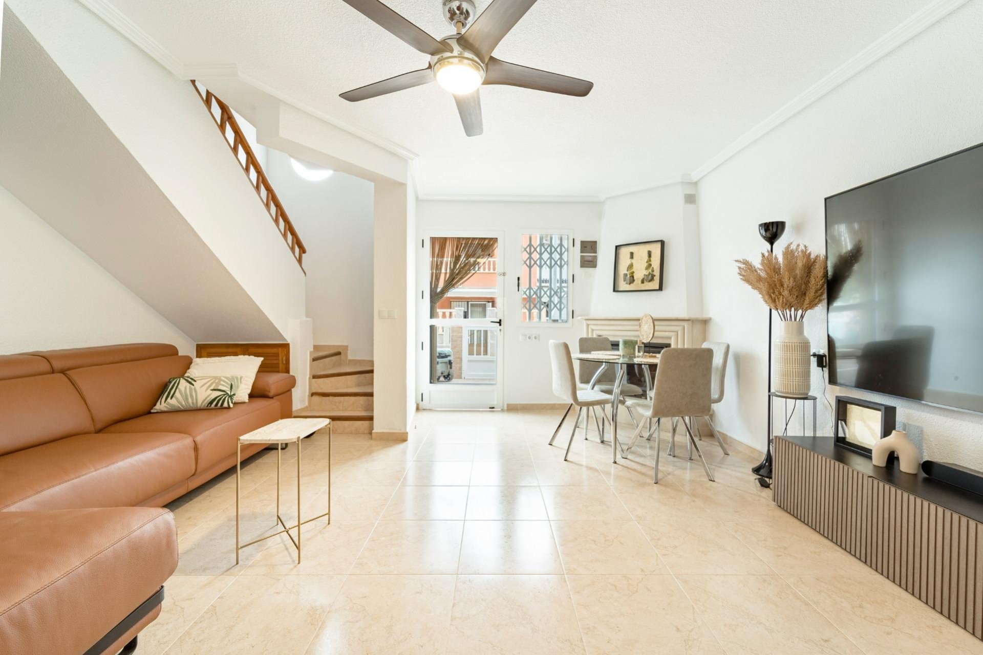 Resale - Dúplex -
Torrevieja - Playa De Los Naufragos