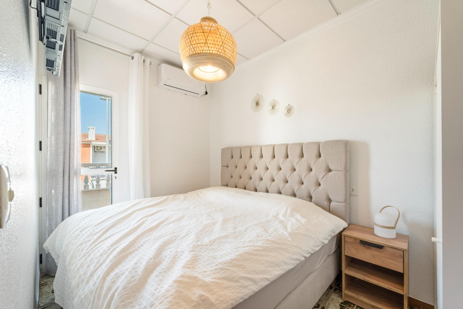 Resale - Dúplex -
Torrevieja - Playa De Los Naufragos