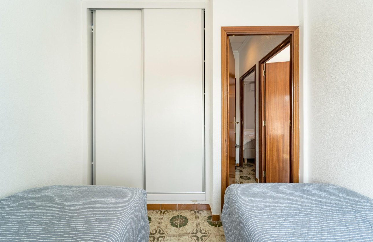 Resale - Dúplex -
Torrevieja - Playa De Los Naufragos