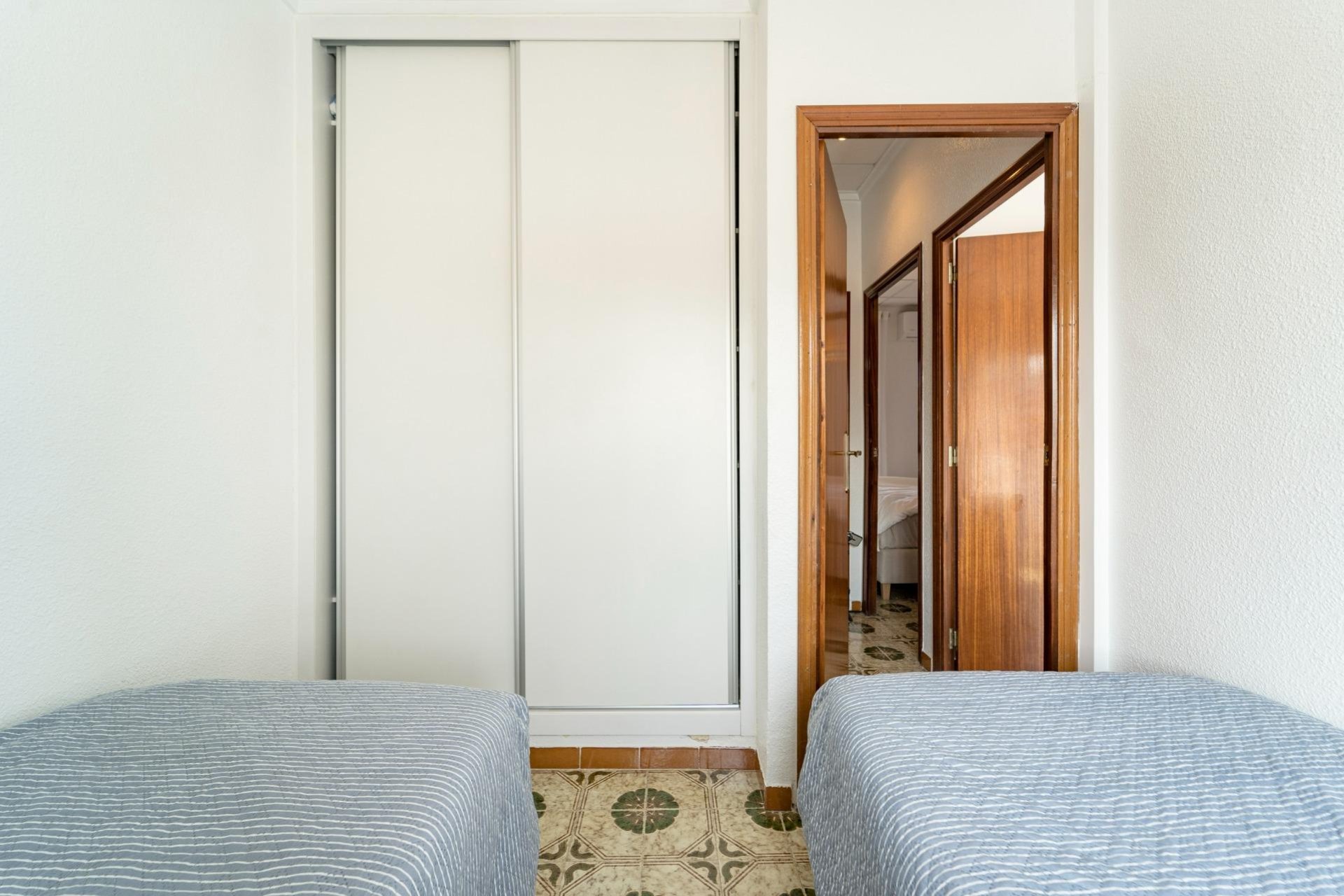 Resale - Dúplex -
Torrevieja - Playa De Los Naufragos