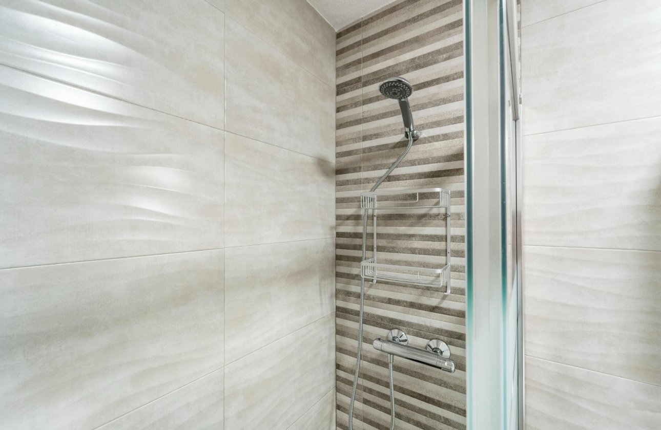 Resale - Dúplex -
Torrevieja - Playa De Los Naufragos