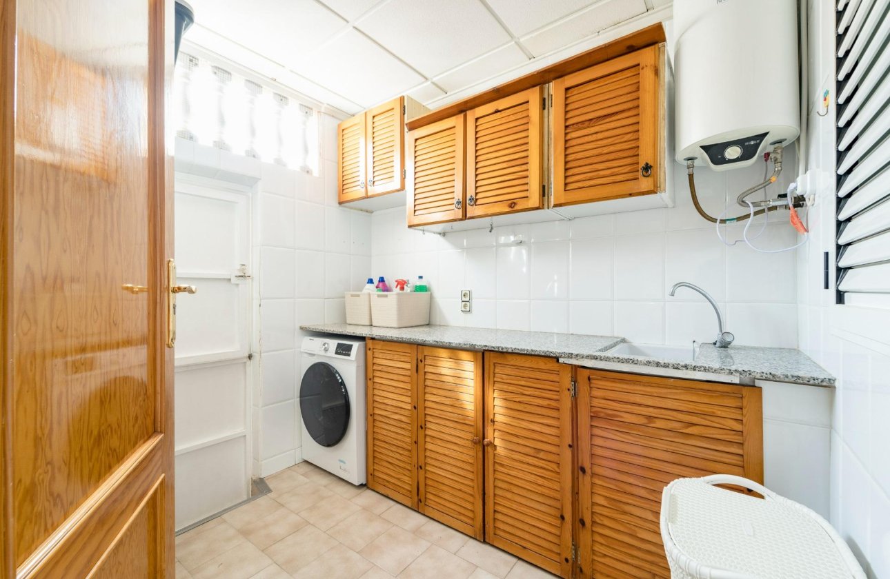 Resale - Dúplex -
Torrevieja - Playa De Los Naufragos