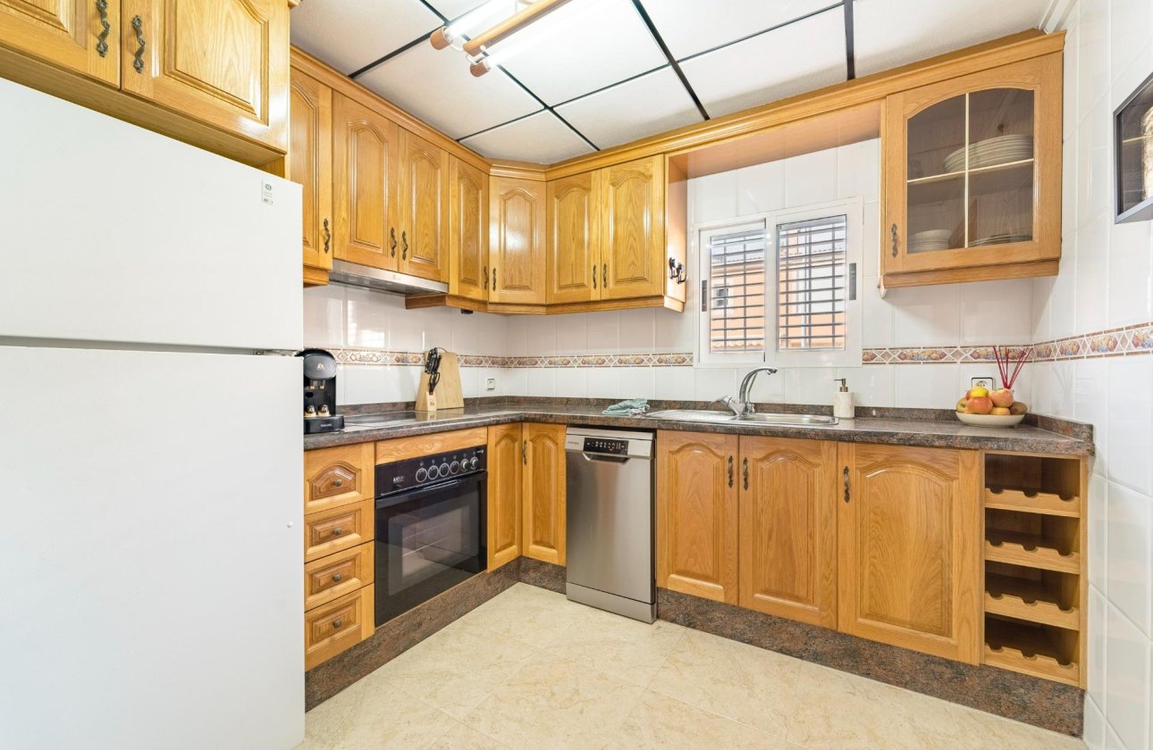 Resale - Dúplex -
Torrevieja - Playa De Los Naufragos