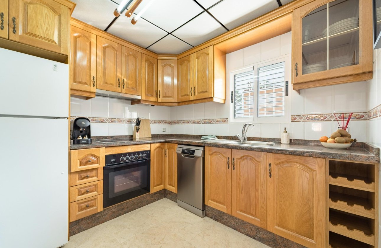 Resale - Dúplex -
Torrevieja - Playa De Los Naufragos