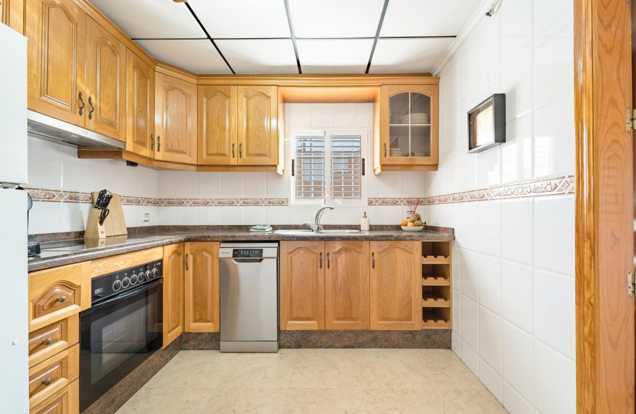 Resale - Dúplex -
Torrevieja - Playa De Los Naufragos