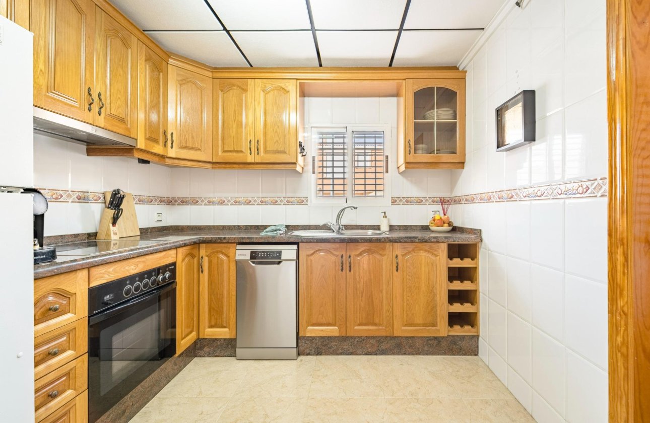 Resale - Dúplex -
Torrevieja - Playa De Los Naufragos