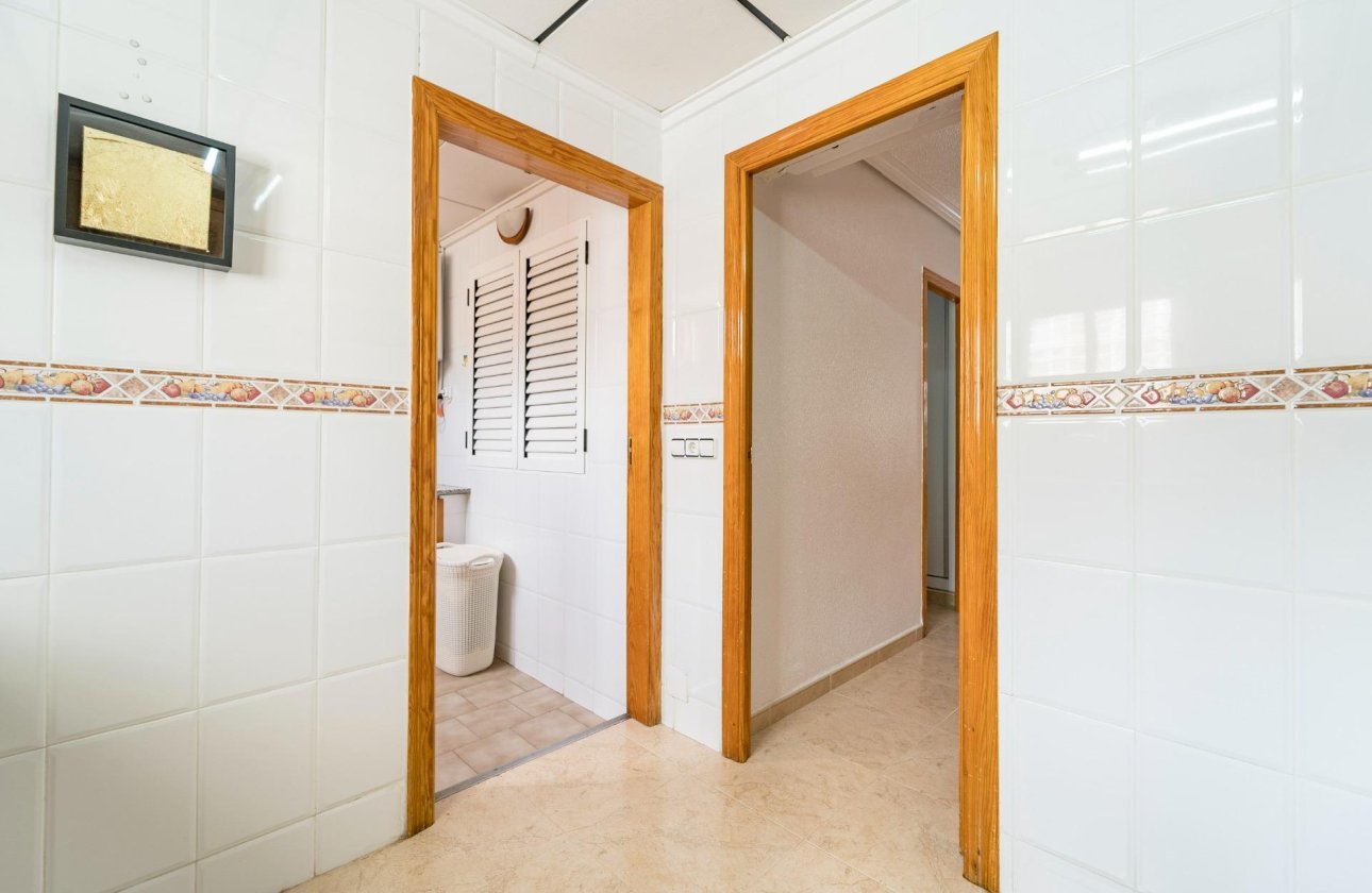 Resale - Dúplex -
Torrevieja - Playa De Los Naufragos