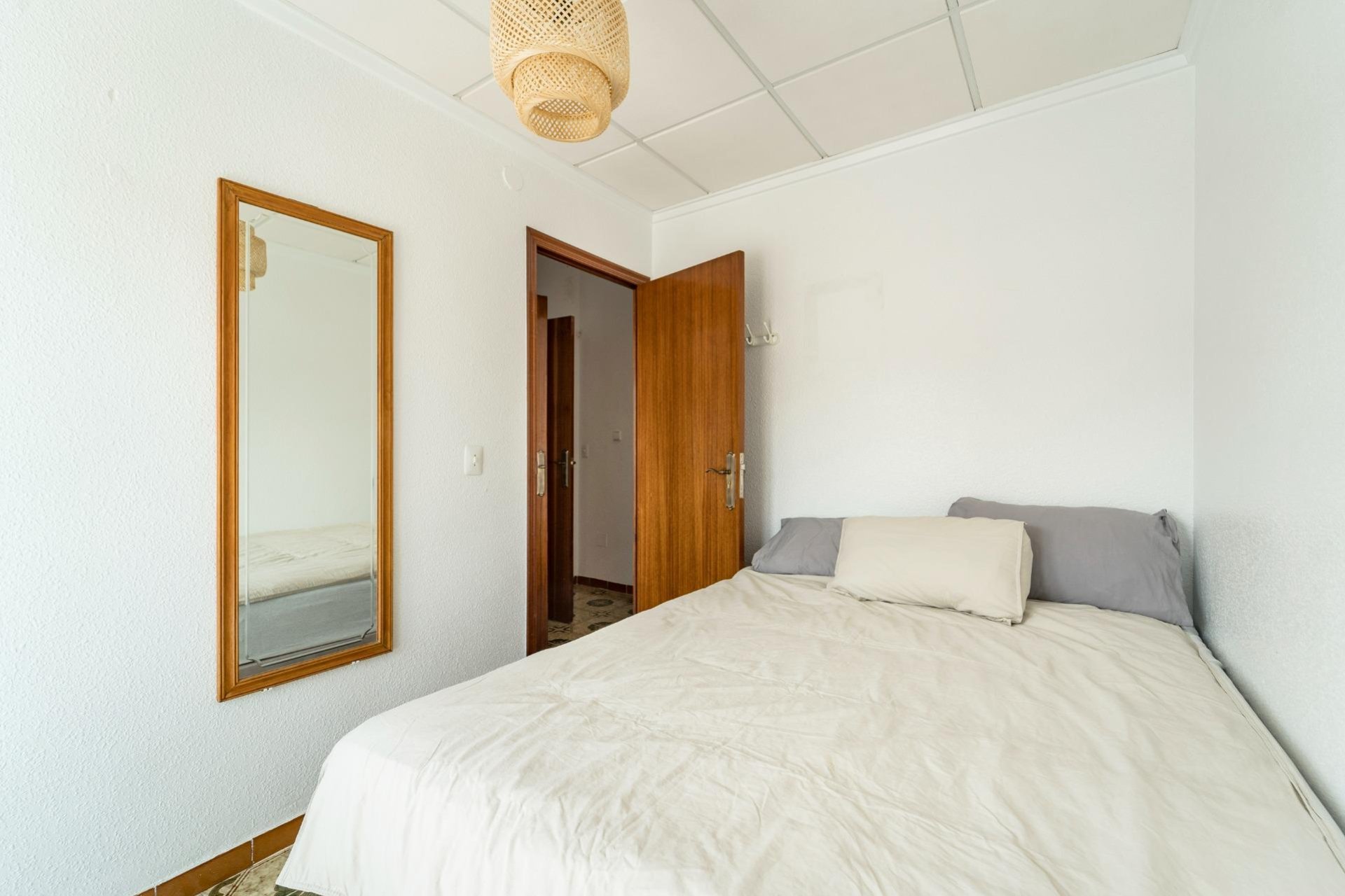 Resale - Dúplex -
Torrevieja - Playa De Los Naufragos