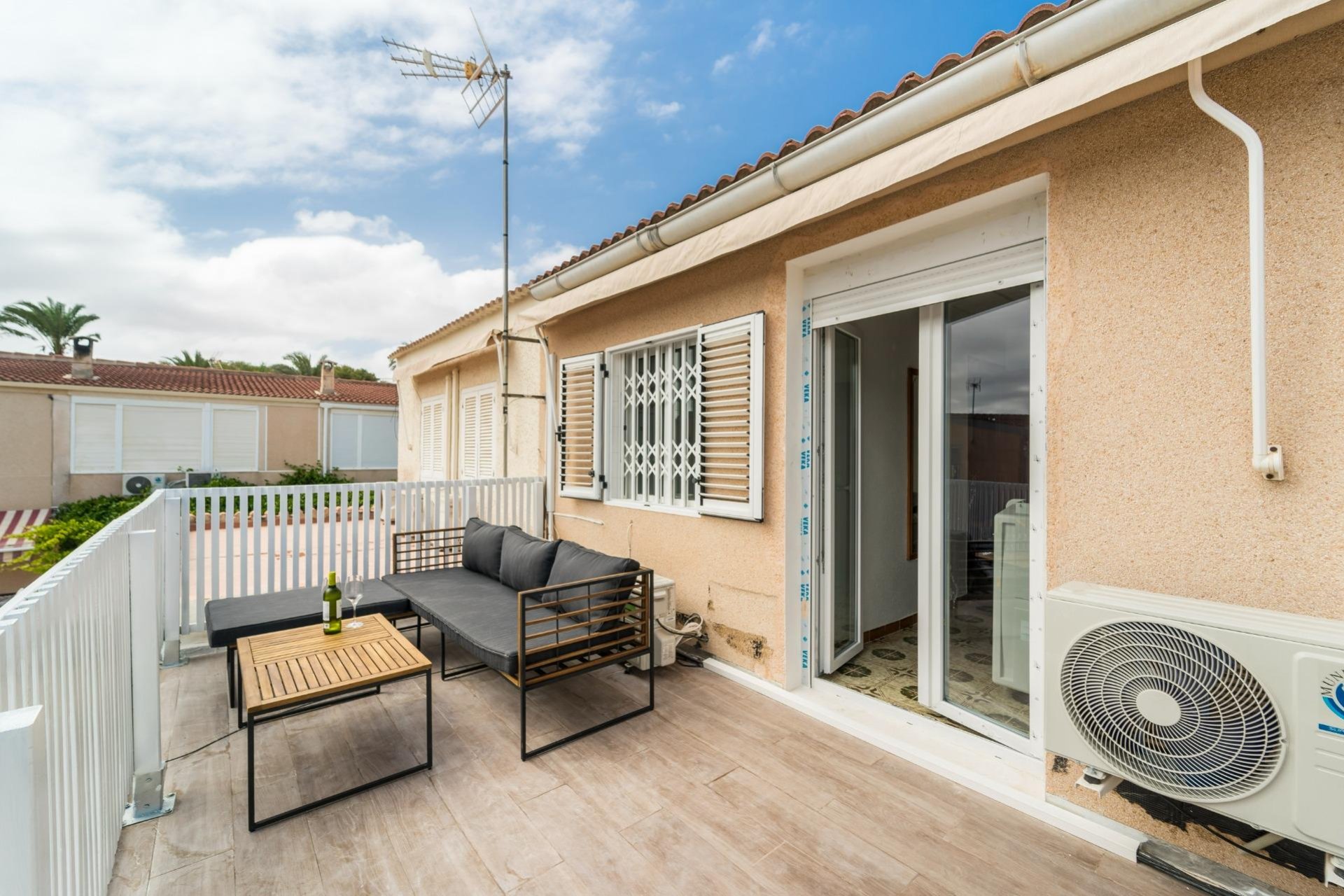 Resale - Dúplex -
Torrevieja - Playa De Los Naufragos