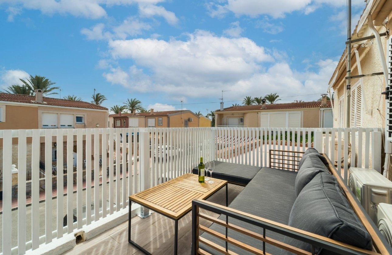 Resale - Dúplex -
Torrevieja - Playa De Los Naufragos