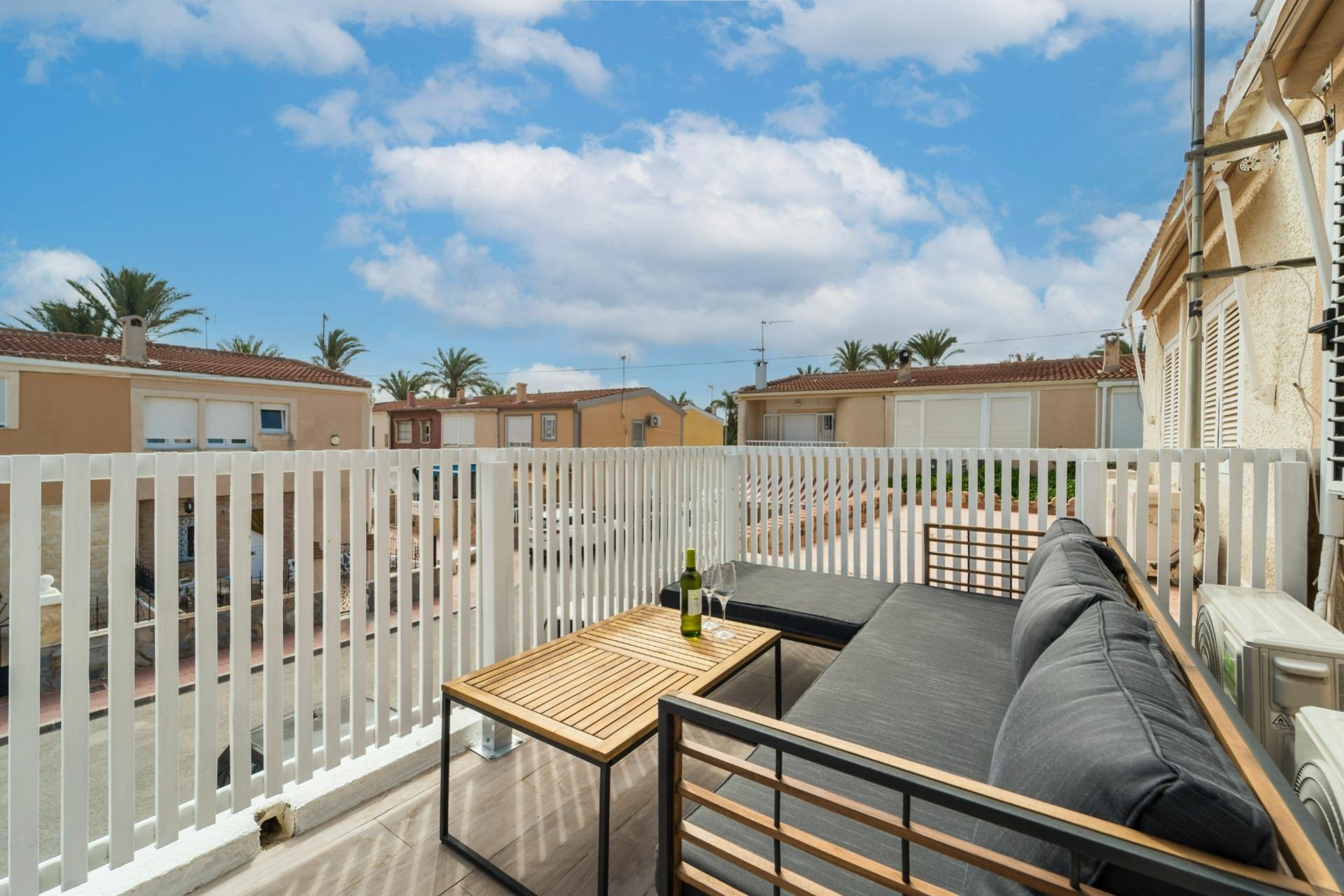Resale - Dúplex -
Torrevieja - Playa De Los Naufragos
