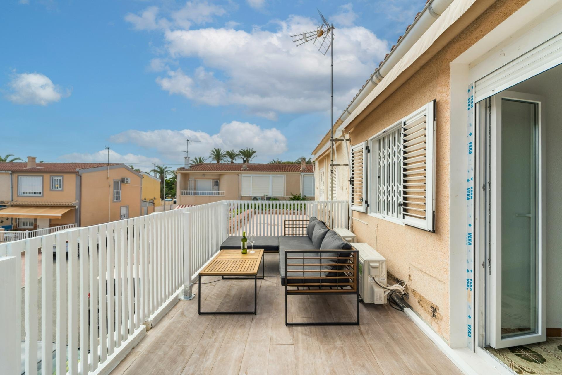 Resale - Dúplex -
Torrevieja - Playa De Los Naufragos