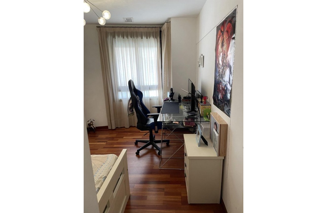 Resale - Dúplex -
Torrevieja - Playa del Cura