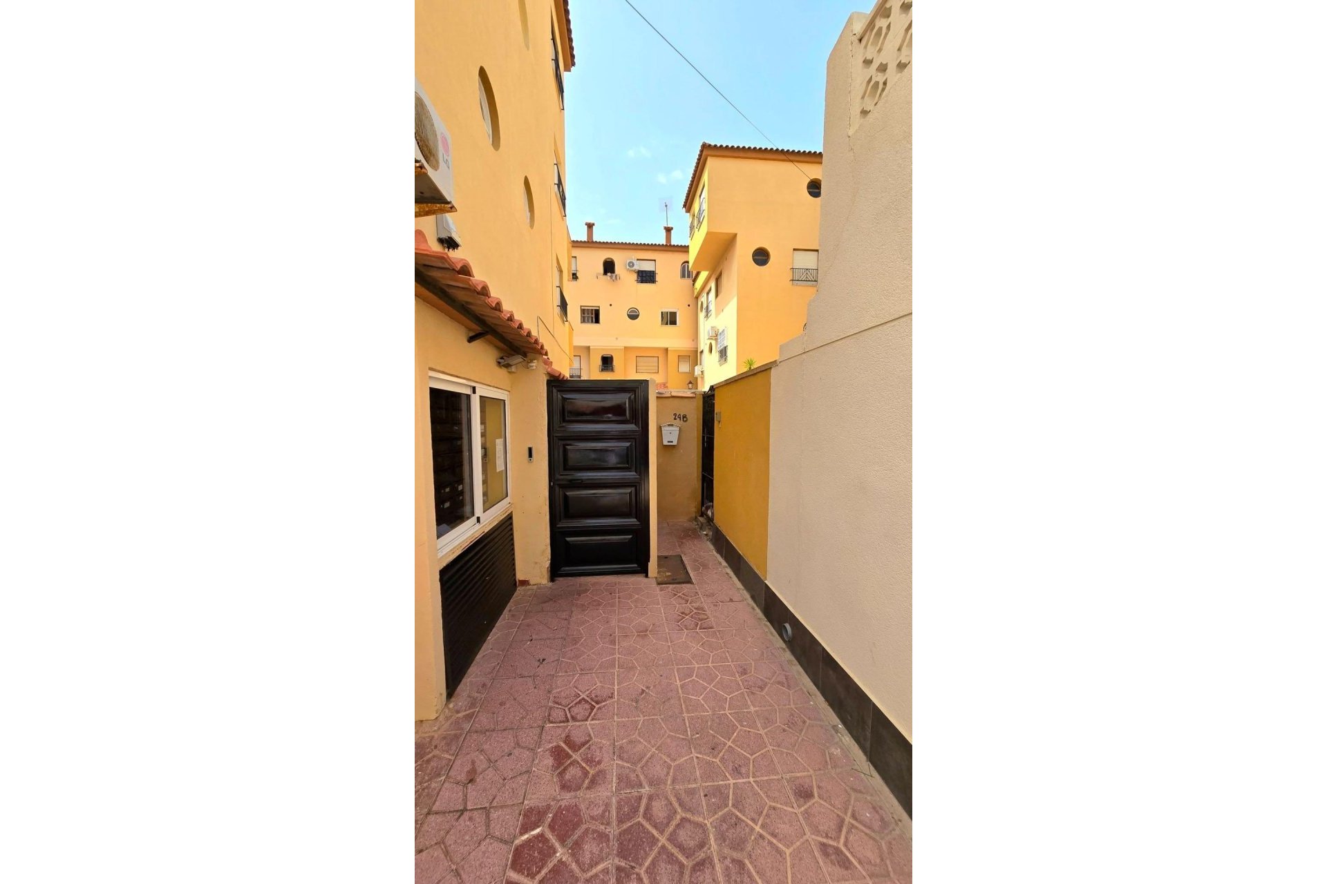 Resale - Dúplex -
Torrevieja - Playa del Cura