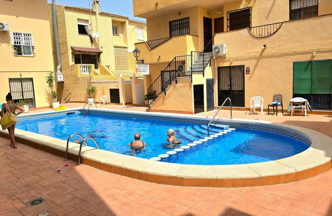 Resale - Dúplex -
Torrevieja - Playa del Cura