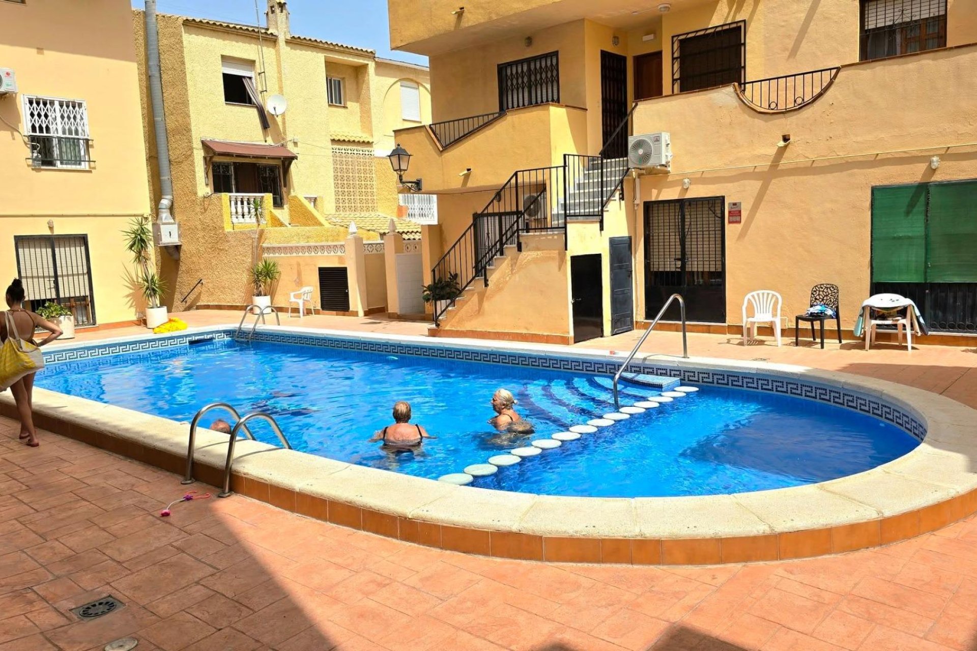 Resale - Dúplex -
Torrevieja - Playa del Cura