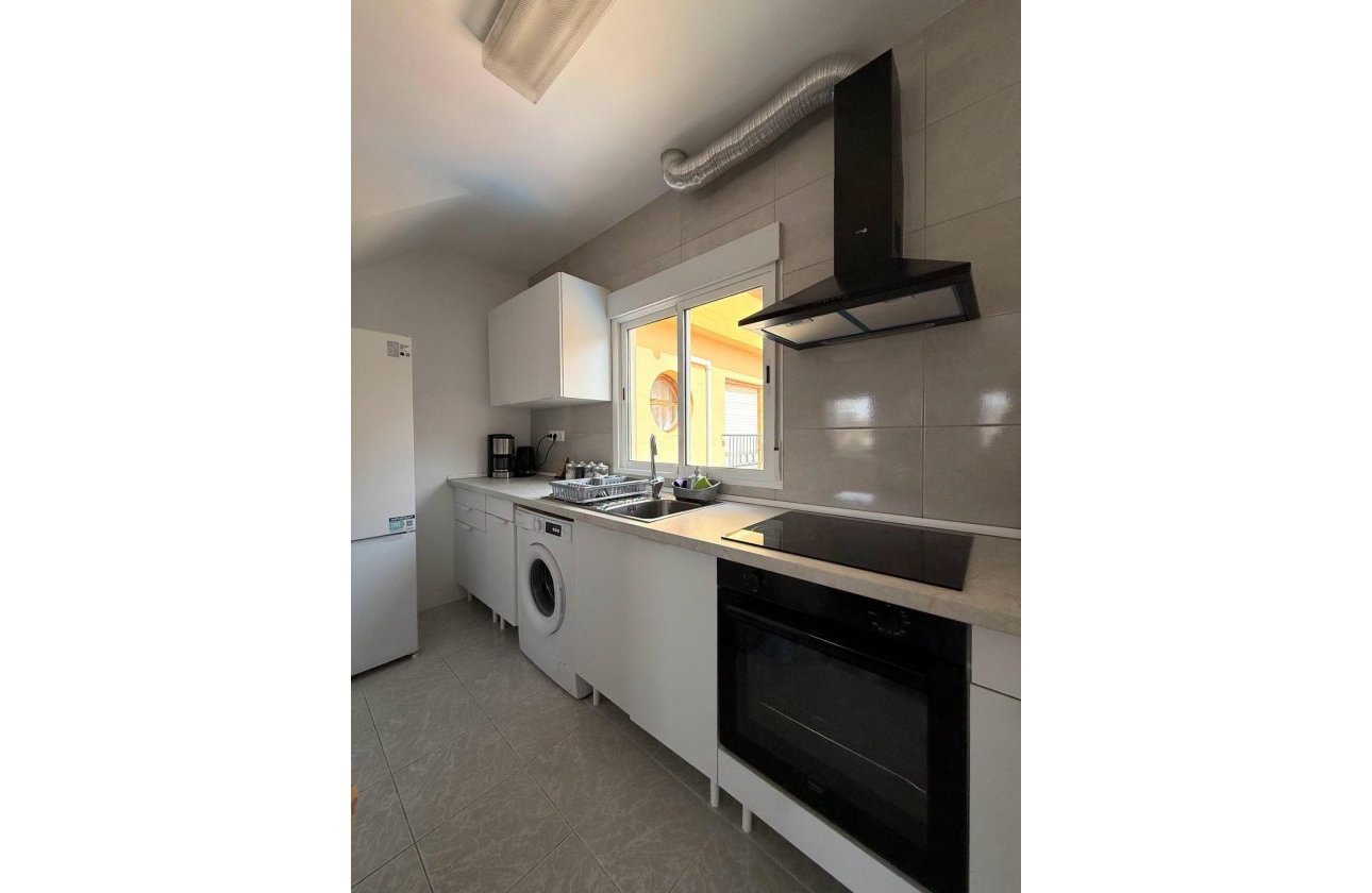 Resale - Dúplex -
Torrevieja - Playa del Cura