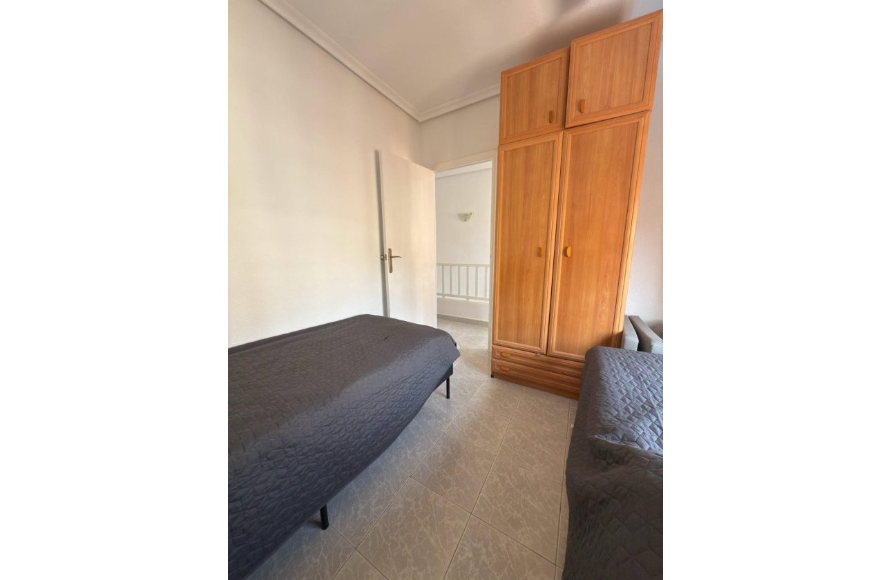 Resale - Dúplex -
Torrevieja - Playa del Cura