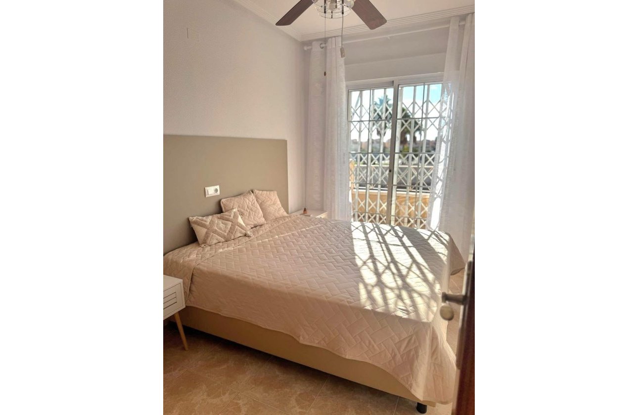 Resale - Dúplex -
Torrevieja - Torreblanca