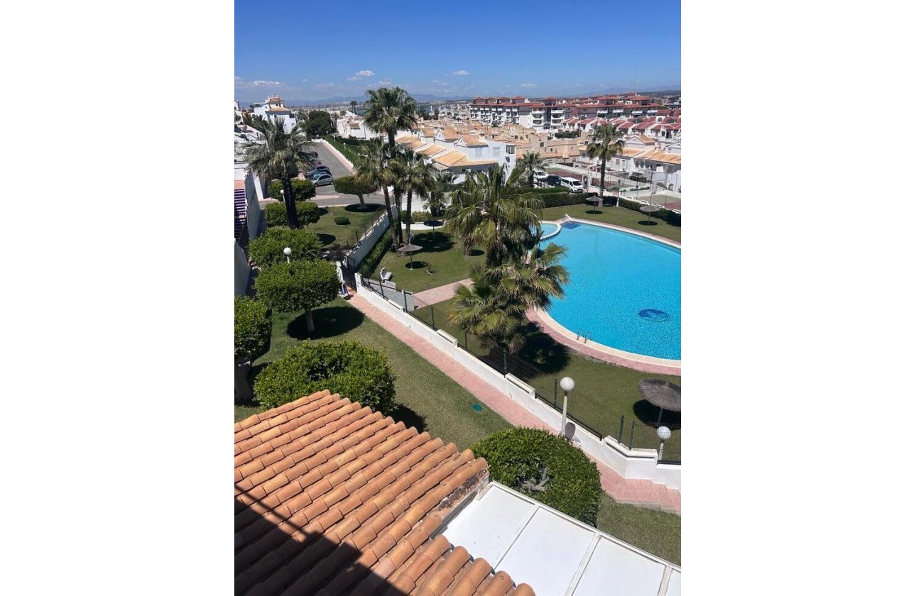 Resale - Dúplex -
Torrevieja - Torreblanca