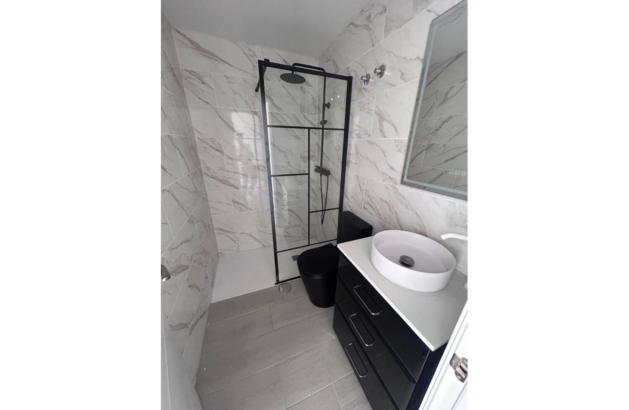 Resale - Dúplex -
Torrevieja - Torreblanca