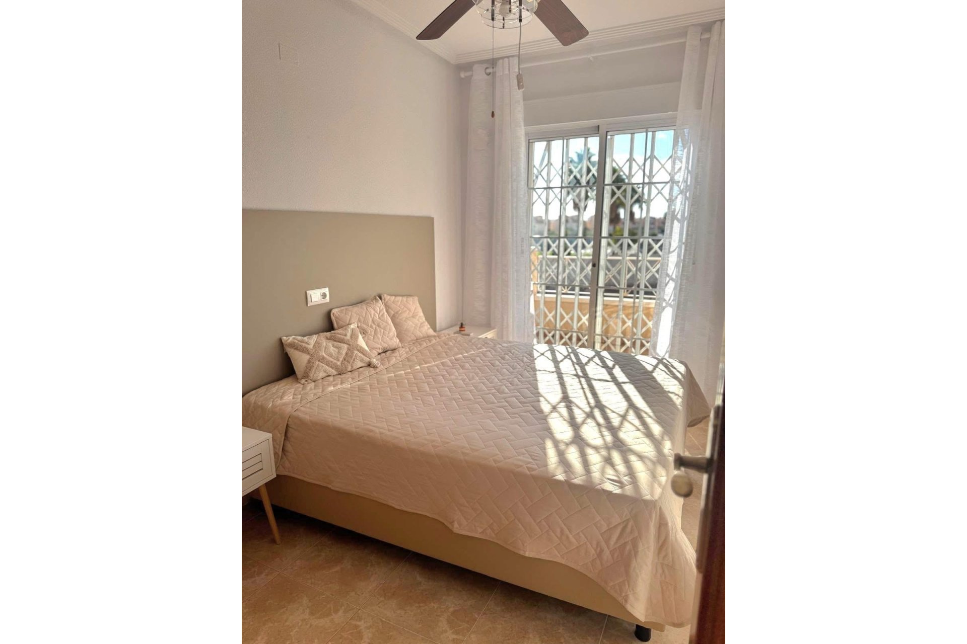 Resale - Dúplex -
Torrevieja - Torretas