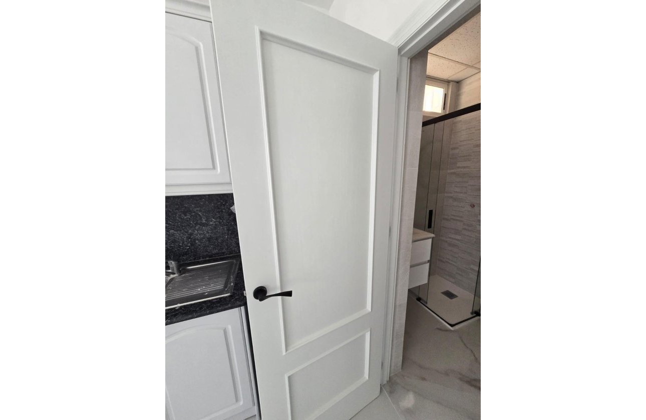 Resale - Dúplex -
Torrevieja - Torretas