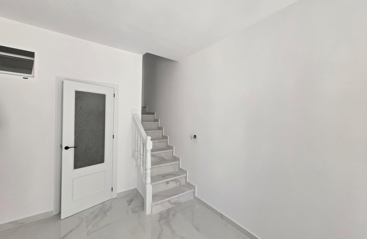 Resale - Dúplex -
Torrevieja - Torretas