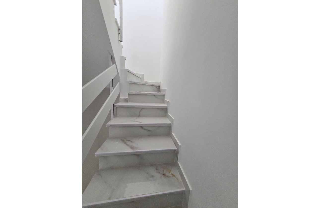 Resale - Dúplex -
Torrevieja - Torretas