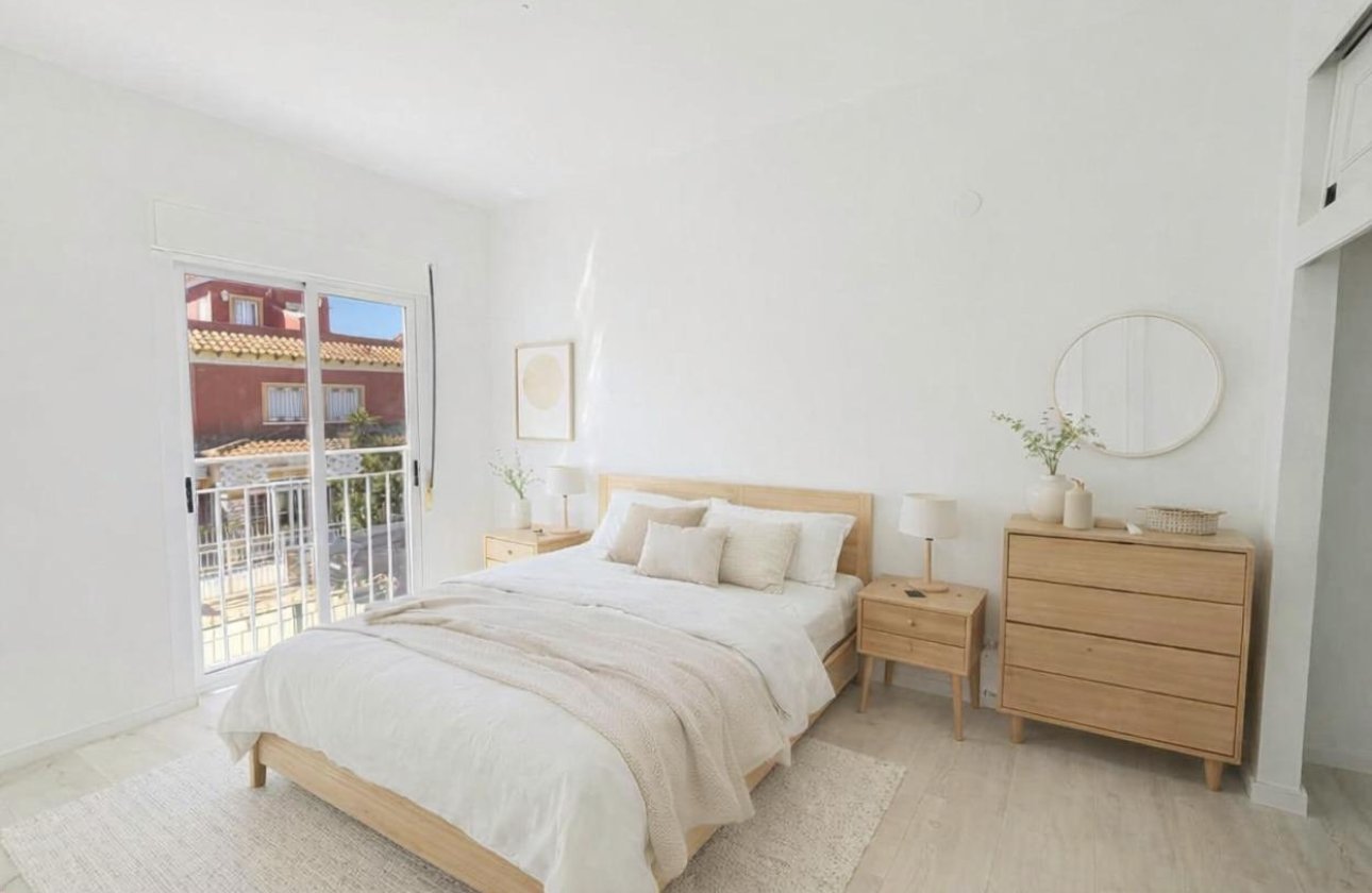 Resale - Dúplex -
Torrevieja - Torretas