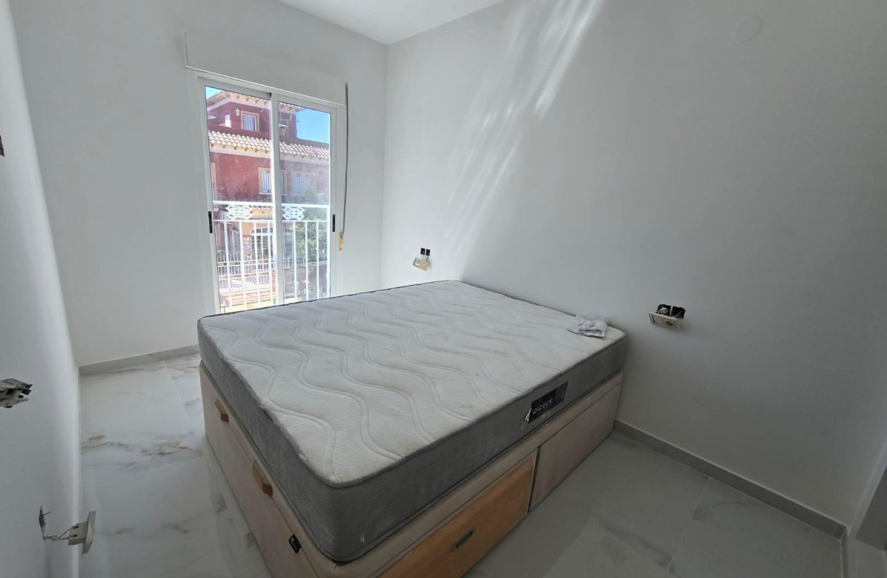 Resale - Dúplex -
Torrevieja - Torretas