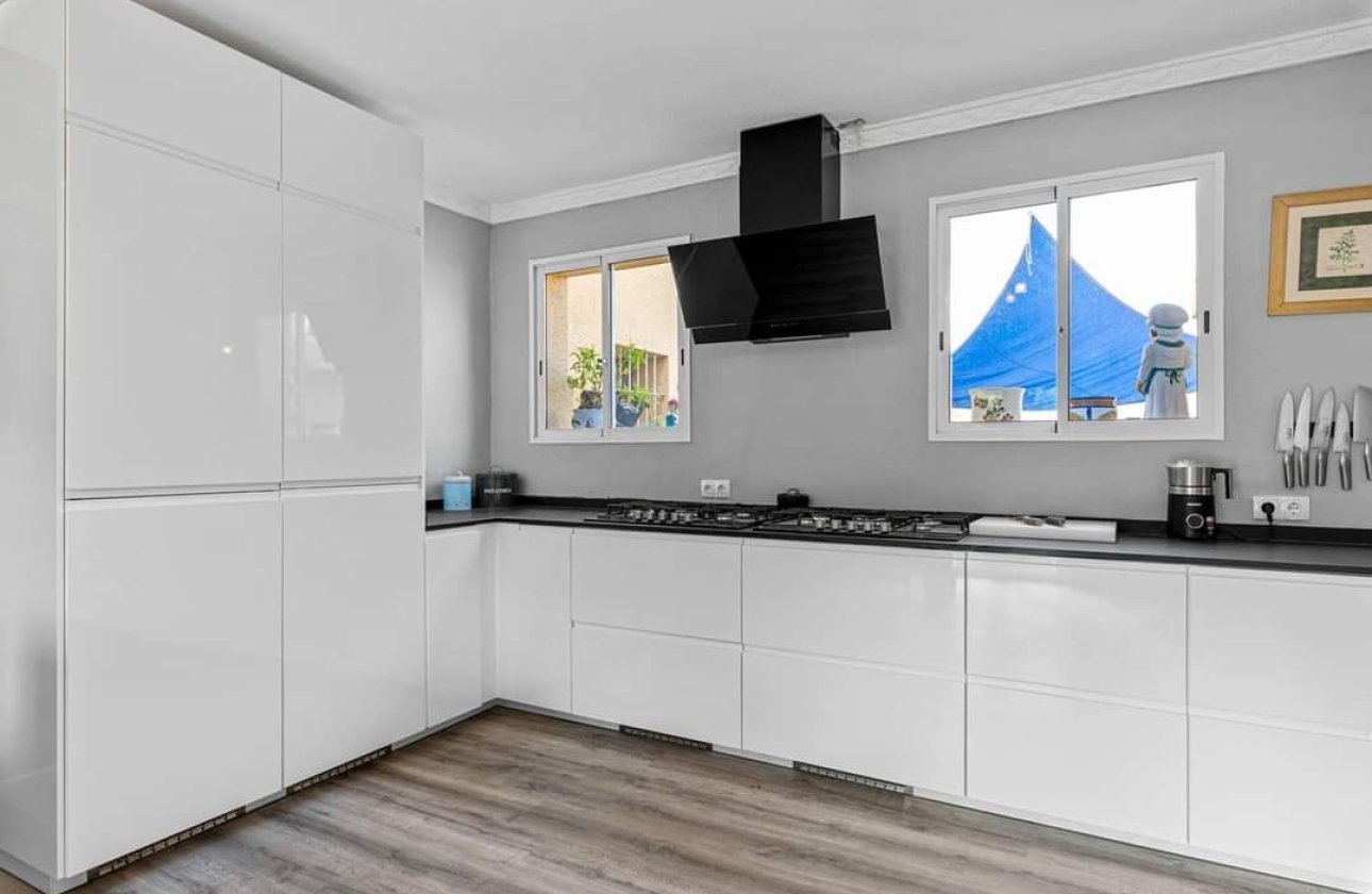 Resale - Finca -
Los Montesinos - Costa Blanca