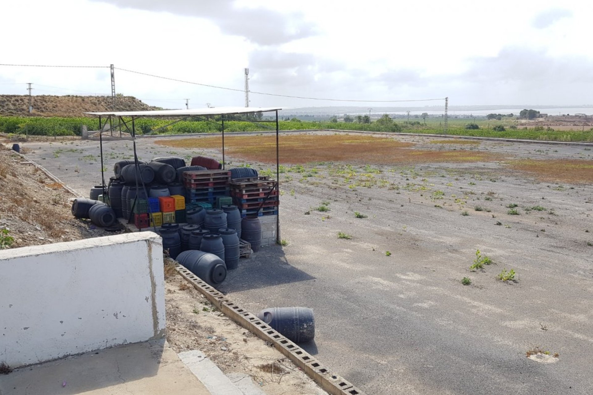 Resale - Finca -
Los Montesinos