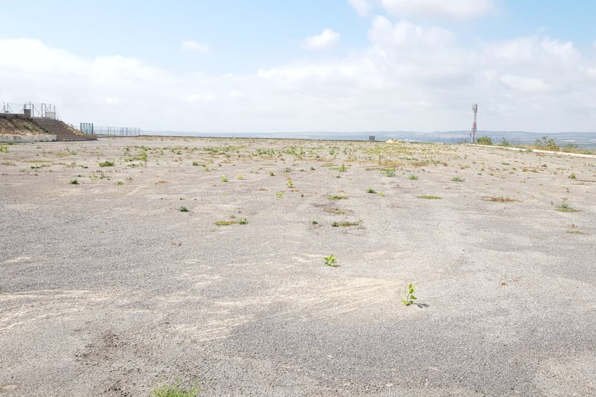 Resale - Finca -
Los Montesinos