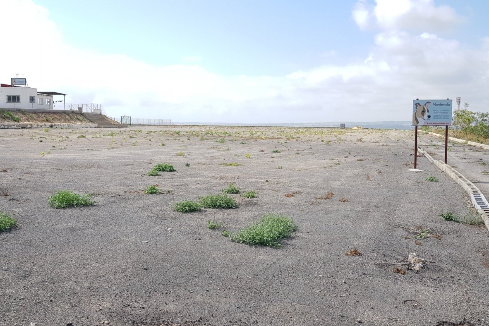 Resale - Finca -
Los Montesinos