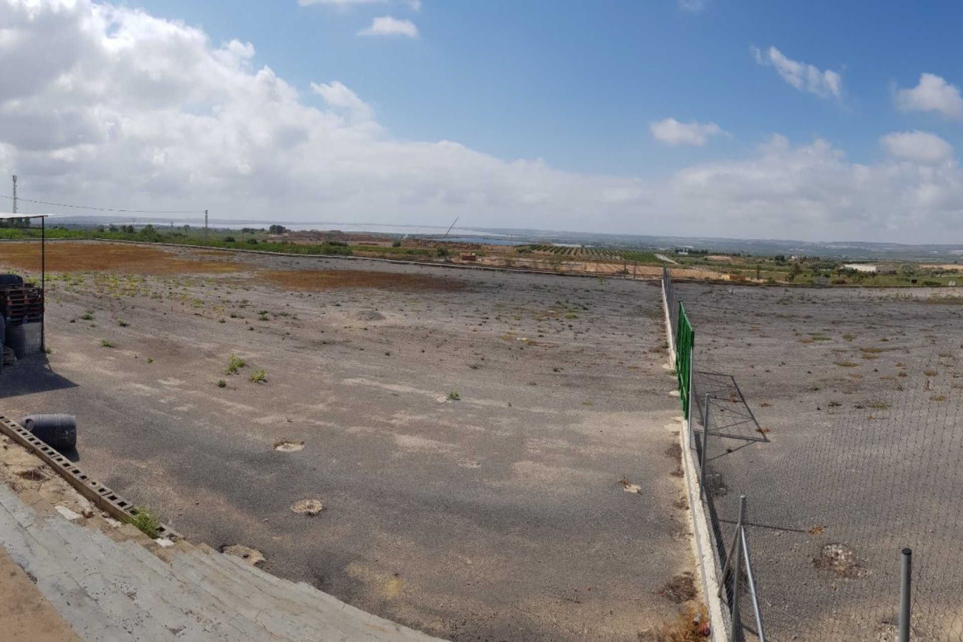 Resale - Finca -
Los Montesinos