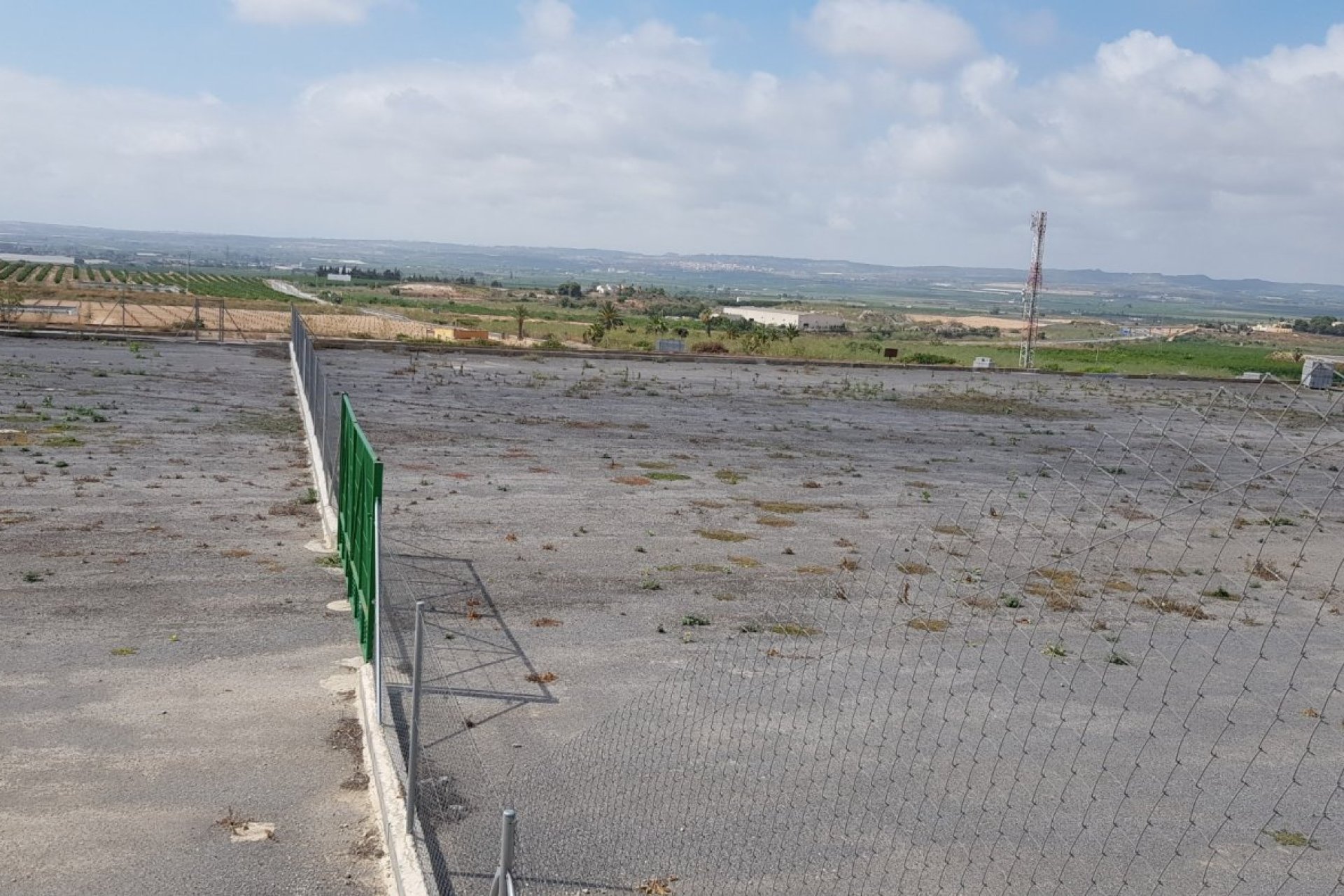 Resale - Finca -
Los Montesinos