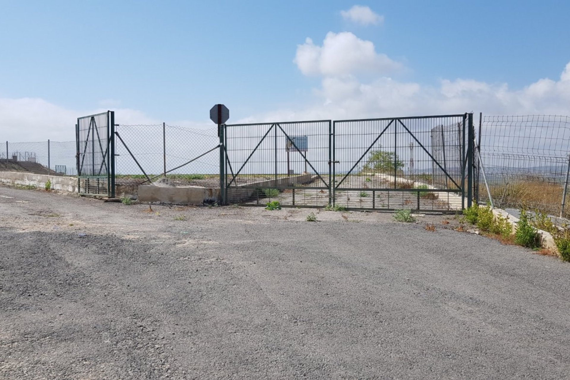 Resale - Finca -
Los Montesinos