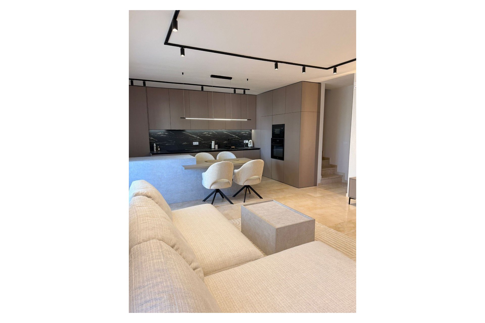 Resale - Penthouse -
Las Ramblas Golf - Inland