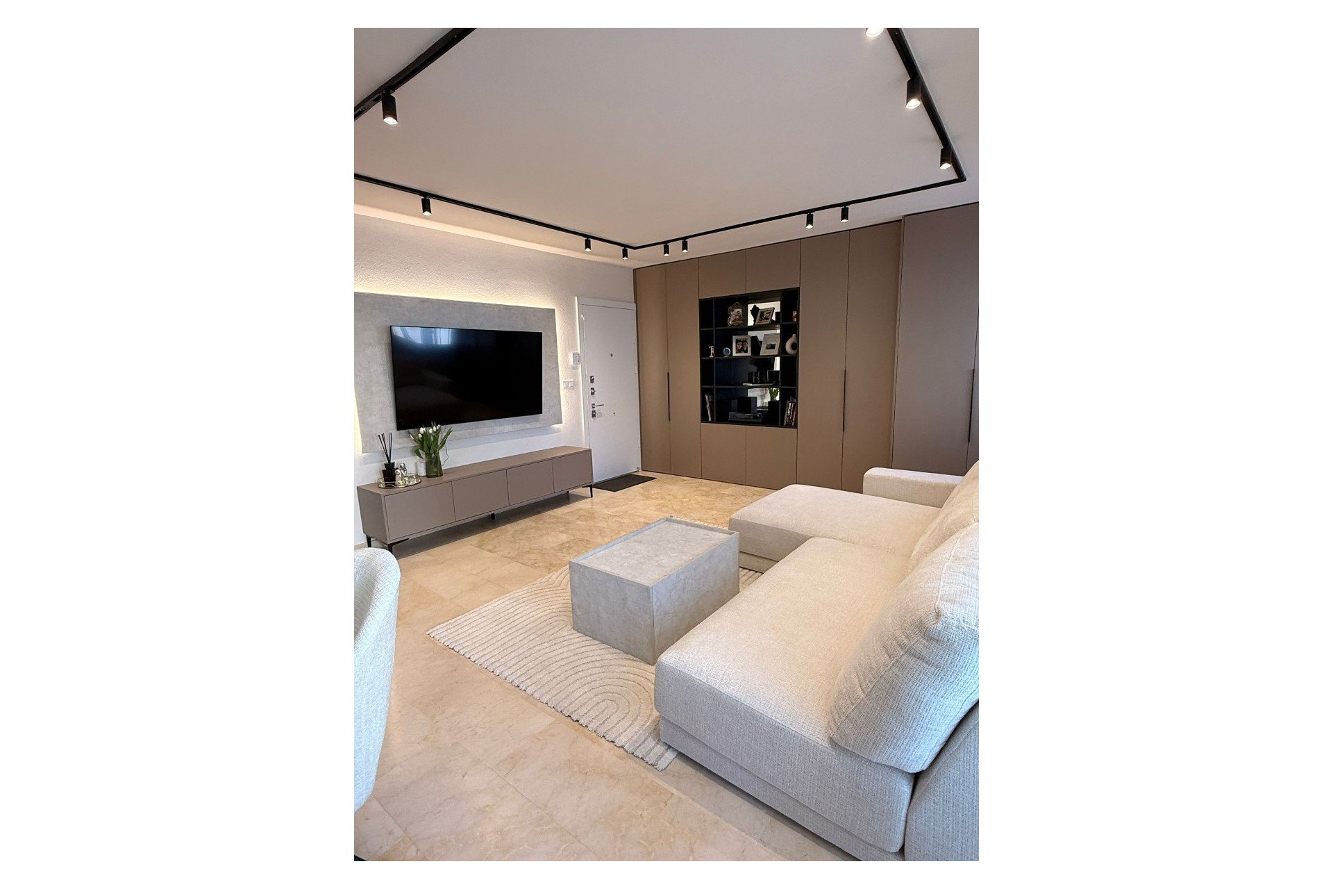 Resale - Penthouse -
Las Ramblas Golf - Inland