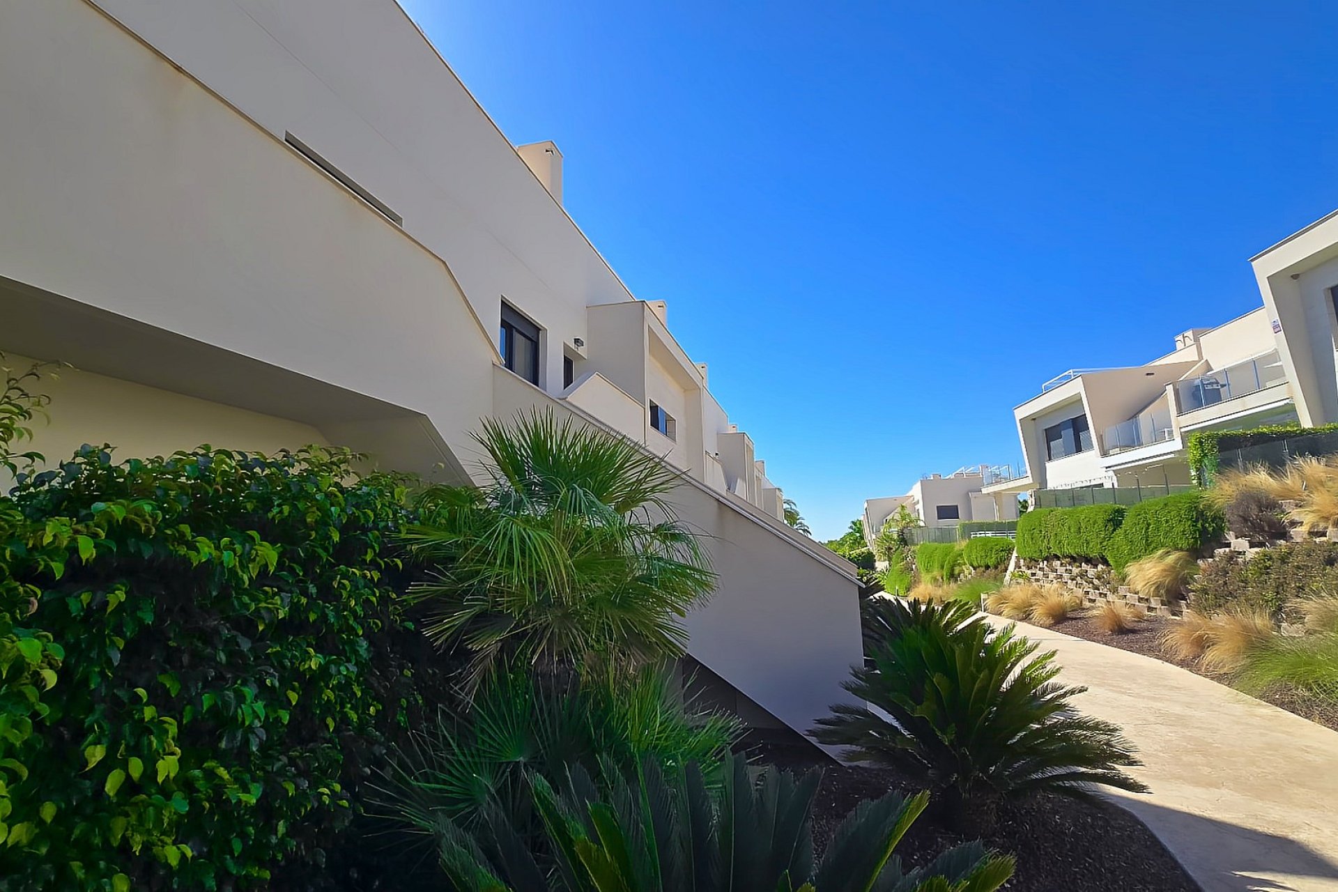 Resale - Penthouse -
Lo Romero Golf - Inland