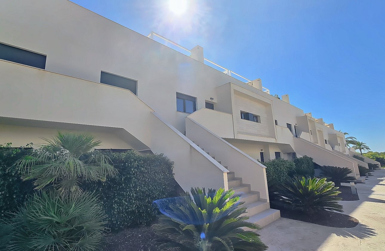 Resale - Penthouse -
Lo Romero Golf - Inland