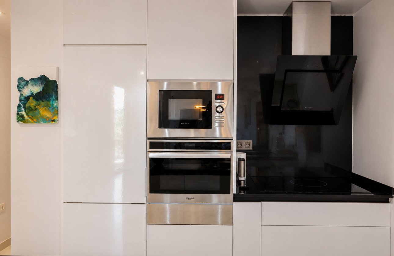 Resale - Penthouse -
Los Altos - AMANECER