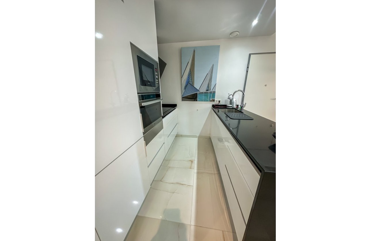Resale - Penthouse -
Los Altos - AMANECER