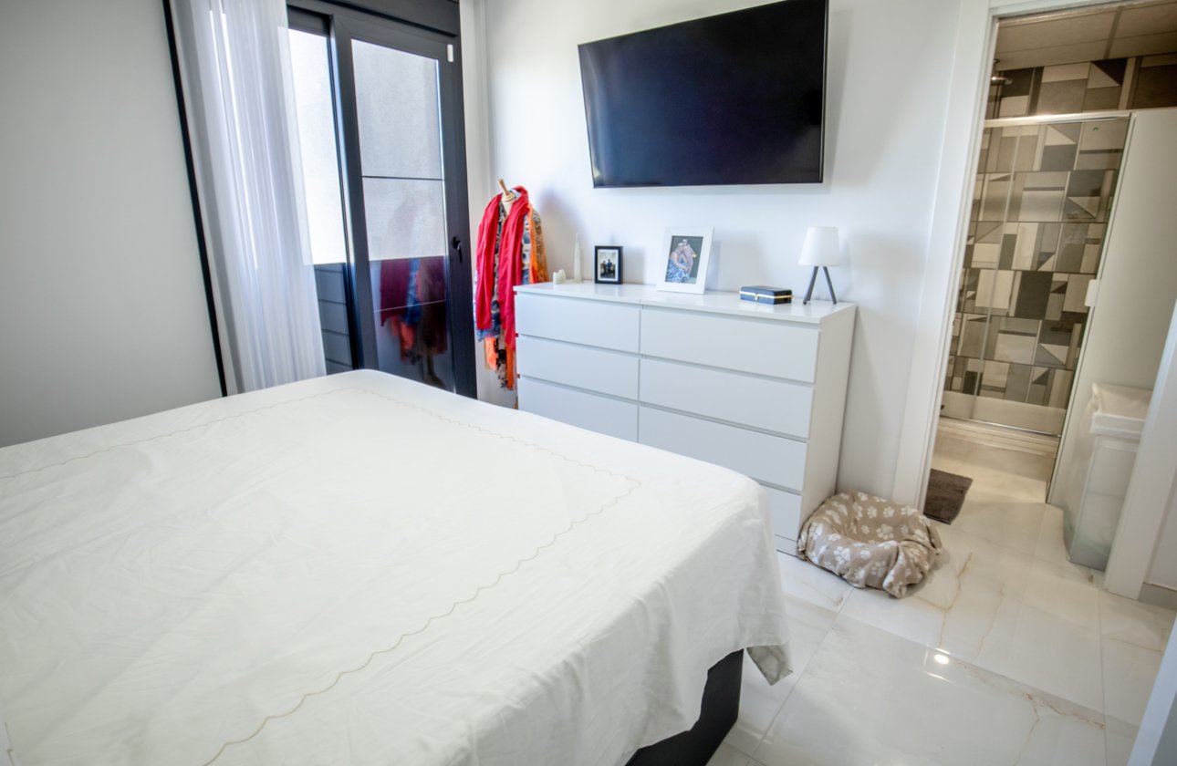 Resale - Penthouse -
Los Altos - AMANECER