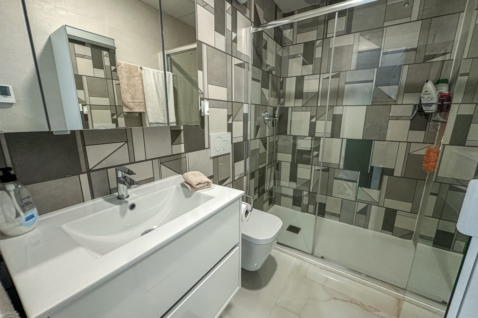 Resale - Penthouse -
Los Altos - AMANECER