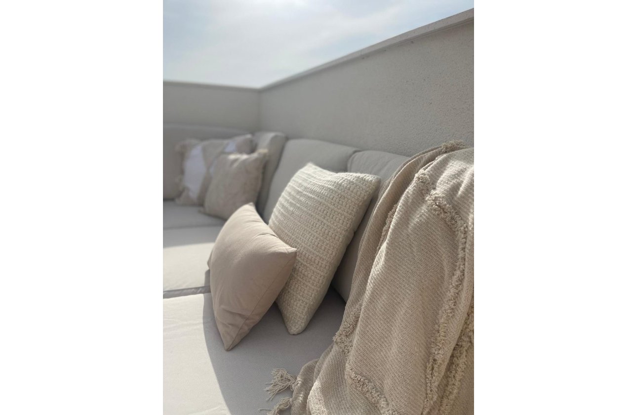 Resale - Penthouse -
Orihuela Costa - Las Filipinas